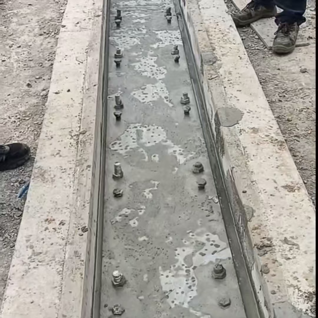 新竹市港口码头起重机龙门吊重型机械设备稳固用早强快凝轨道胶泥